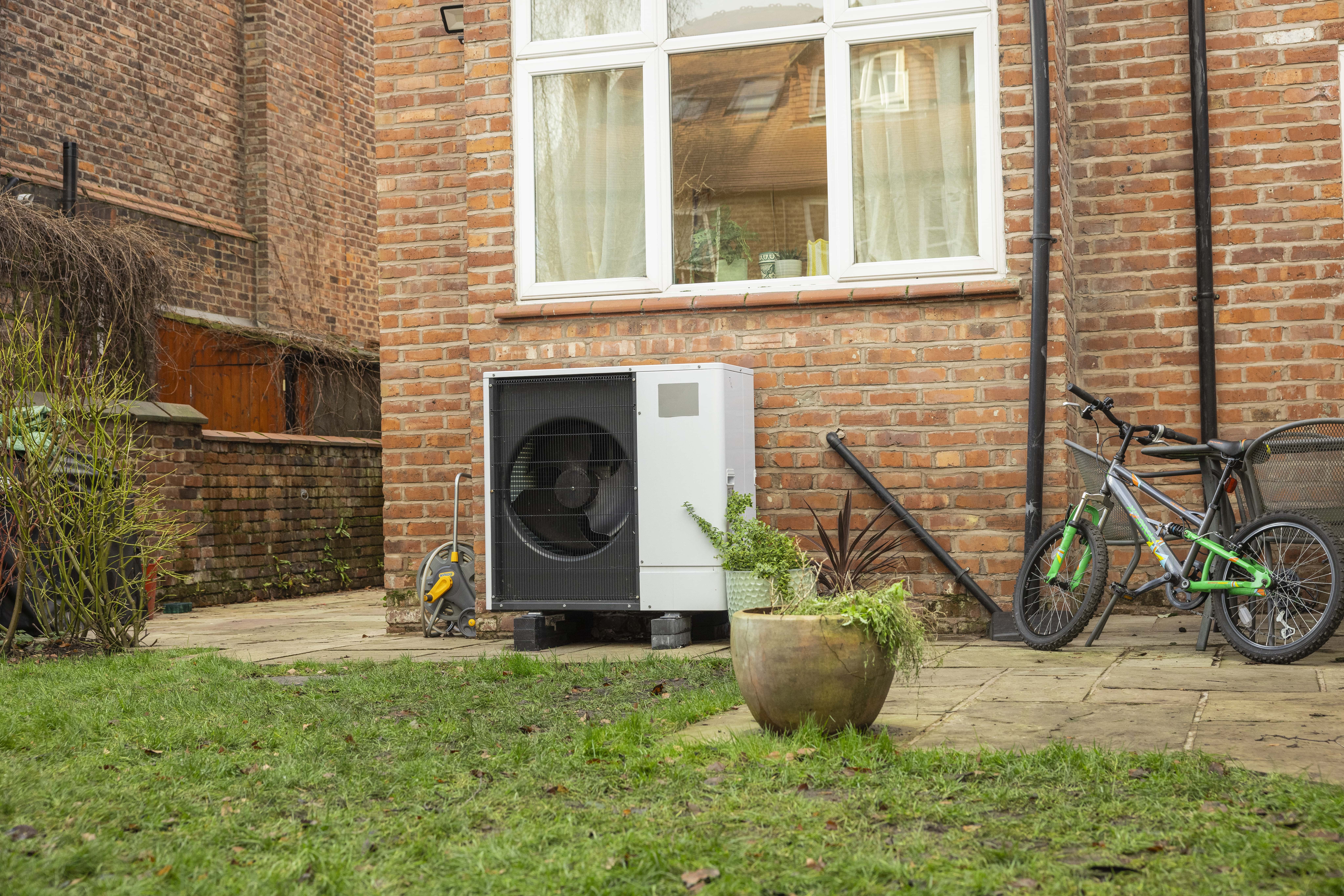 heat-pump-outside-of-a-home