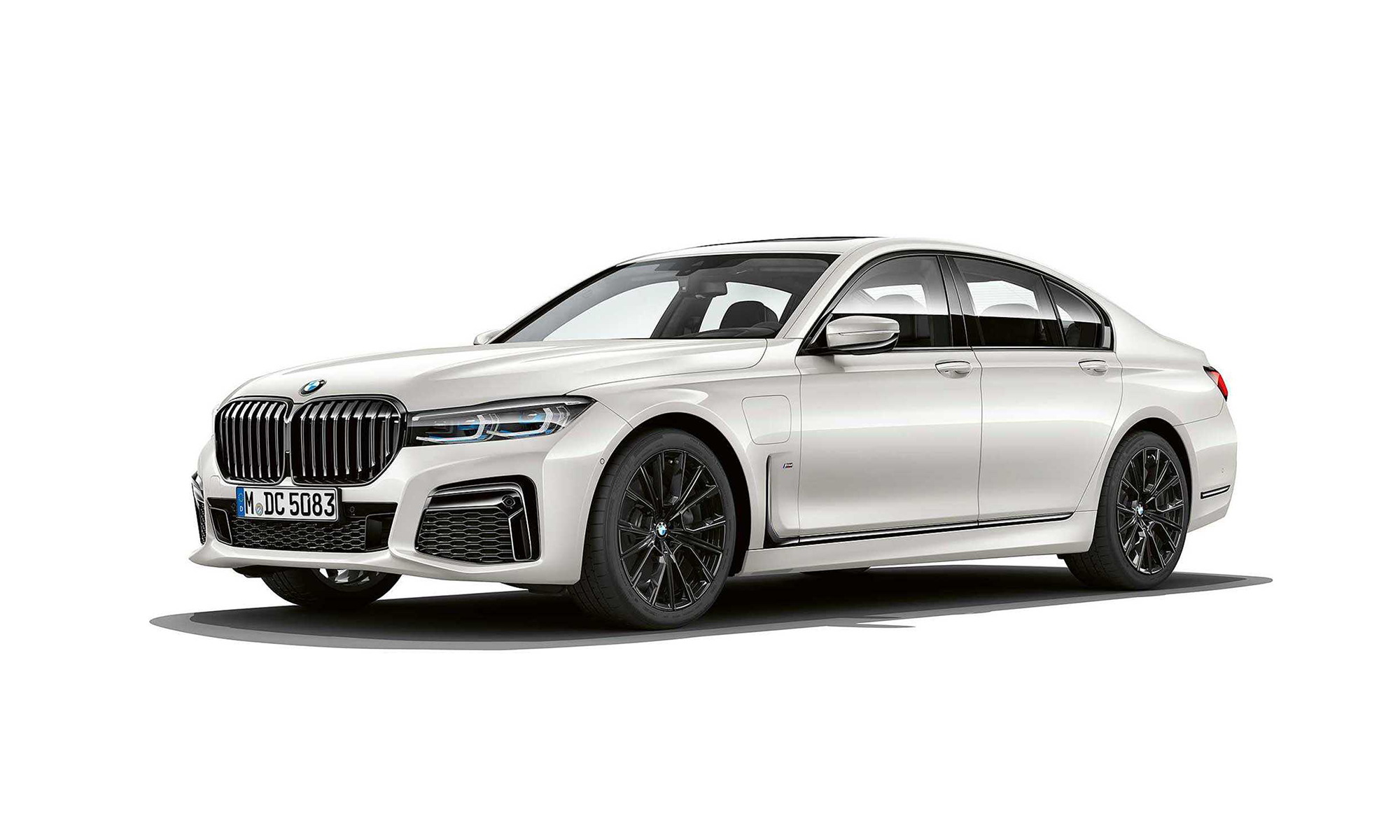 Bmw 745e 745le 745le xdrive white image