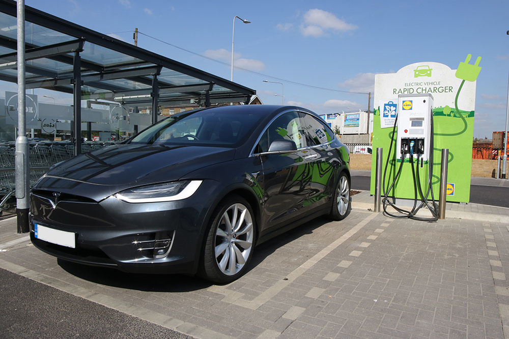 How To Charge An Electric Car Pod Point